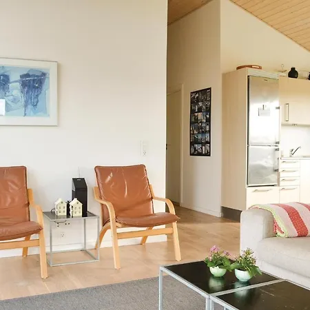 Holiday home Stunning In With Kitchen *